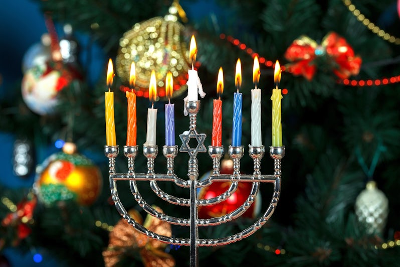 Hanukkah and Christmas Cruises: A Guide to Onboard Festivities (Photo: alex_gor/Shutterstock)