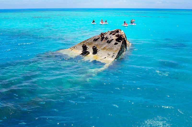 Shipwreck Partially Submerged on Bermuda Island (Photo: orangecrush/Shutterstock)