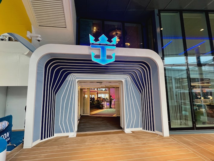 Entrance through the gangway to Icon of the Seas (Photo: Chris Gray Faust)