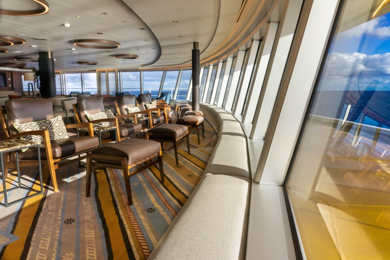 The Crow's Nest on Deck 12 forward offers sweeping views of the sea aboard Rotterdam (Photo: Aaron Saunders)