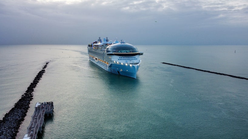 Drone shot of Icon of the Seas coming into Miami (Photo: Nathan Ashinhurst)