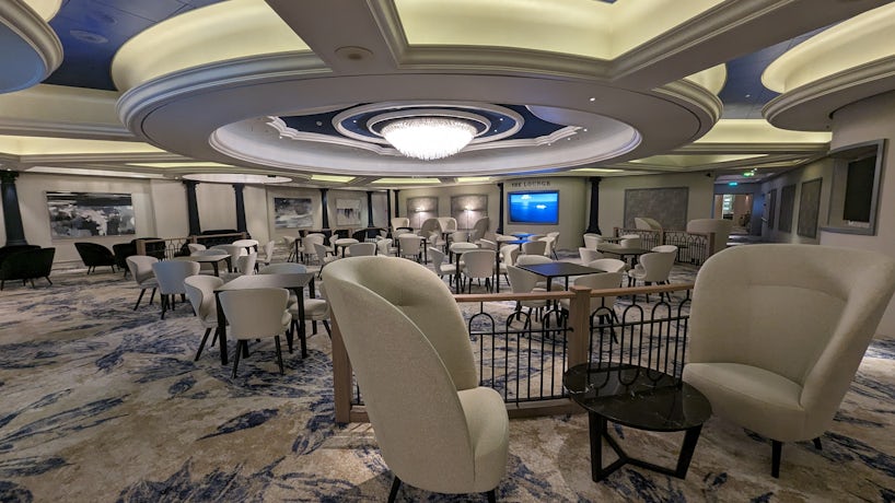 The Lounge on Crystal Serenity replaced the onboard casino. (Photo: Colleen McDaniel)