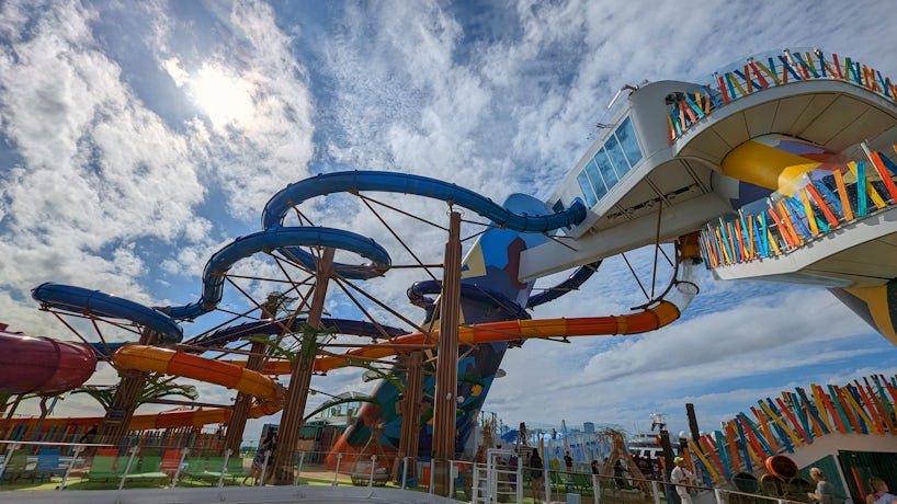 Category 6 Waterpark on Icon of the Seas. (Photo: Colleen McDaniel)