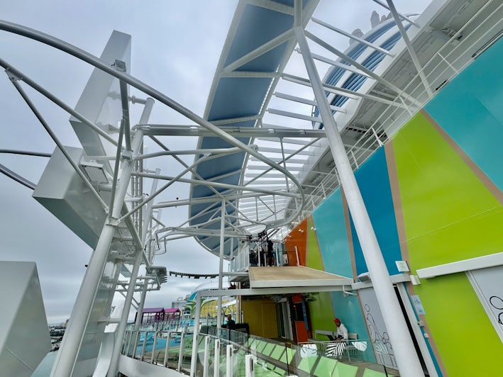 Crown's Edge, one of the attractions on Icon of the Seas (Photo: Chris Gray Faust)