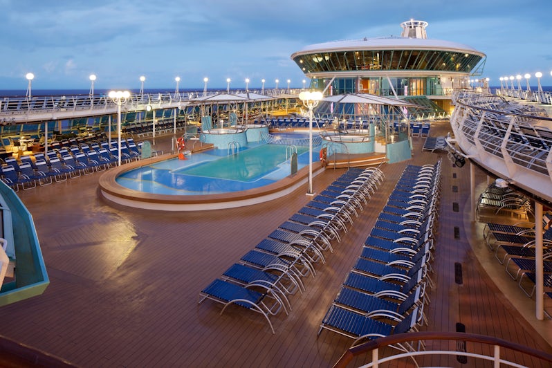The expansive pool deck aboard Rhapsody of the Seas (Photo: Royal Caribbean)