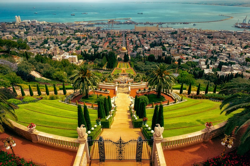 Hanging Gardens of Haifa (Photo: snapshopped/Shutterstock)