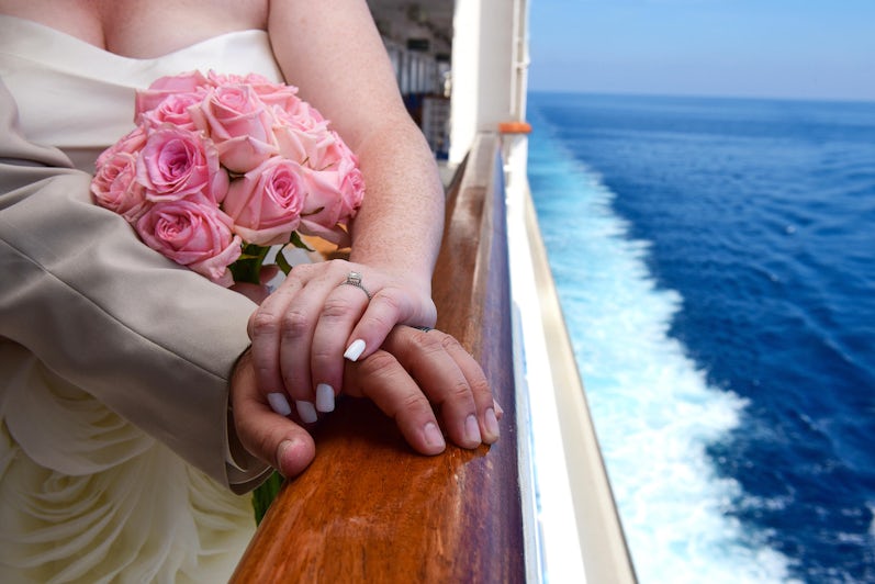 Renewing Your Vows At Sea (Photo: NVCstudio/Shutterstock)
