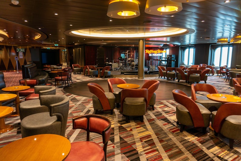 The Rolling Stone Rock Room aboard Holland America's Rotterdam (Photo: Aaron Saunders)