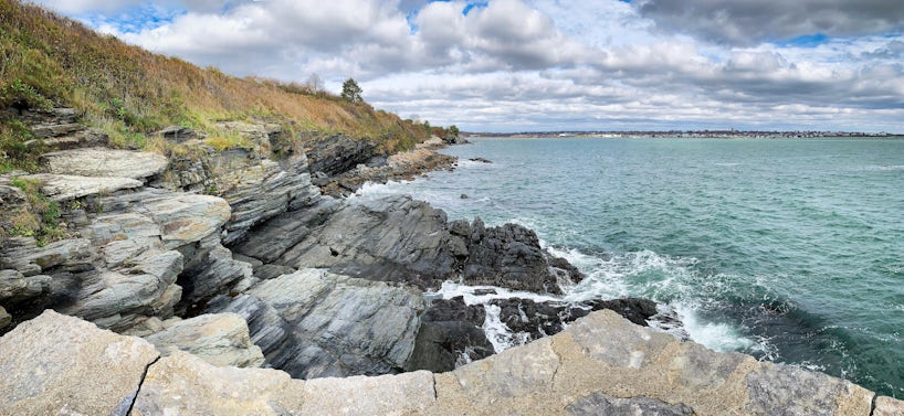 Cliff Walk, Newport, Rhode Island (Photo: Gianpaolo_Photo/Shutterstock)