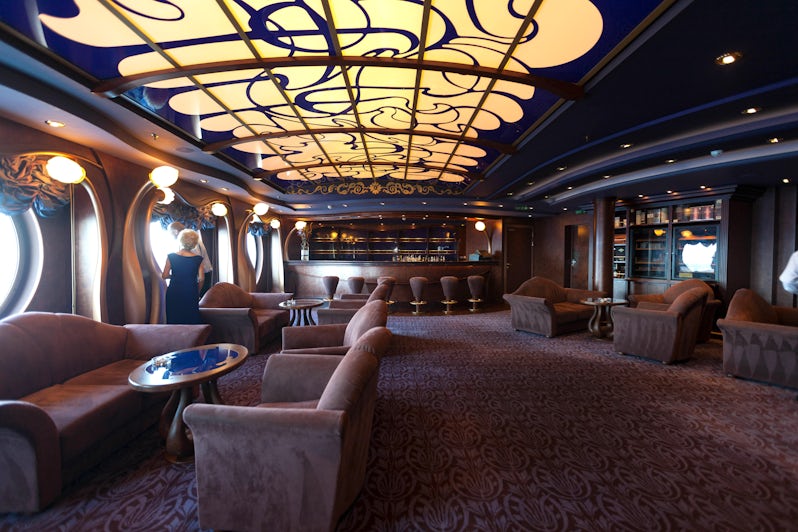 The Cigar Lounge on MSC Divina (Photo: Cruise Critic)