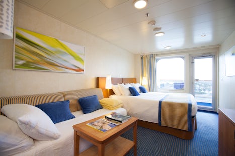 Cruise Ship Rooms: What You Need to Know About Choosing Your Cabin