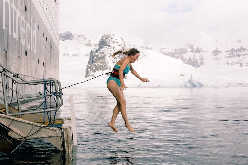 Polar Plunge Fiona Harper (Credit  Chimu Adventures)