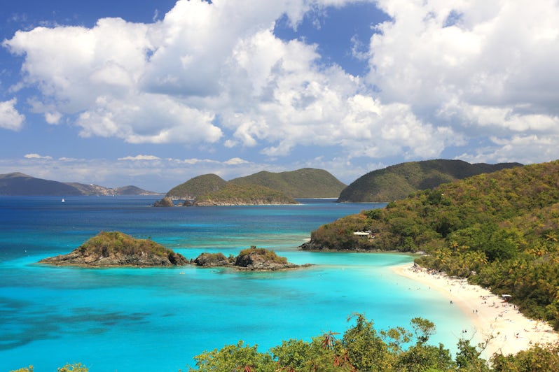 The Paradise like US Virgin Islands, St. Thomas Showcasing a Turquoise Ocean and Lush Landscapes (Photo: Achim Baque/Shutterstock)