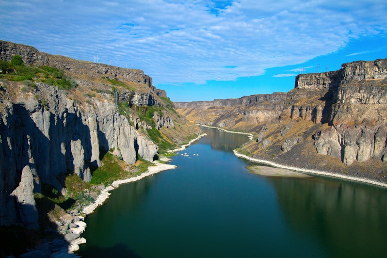 The Snake River as it flows just east of Twin Falls, Idaho (Photo: Martha Marks/Shutterstock)