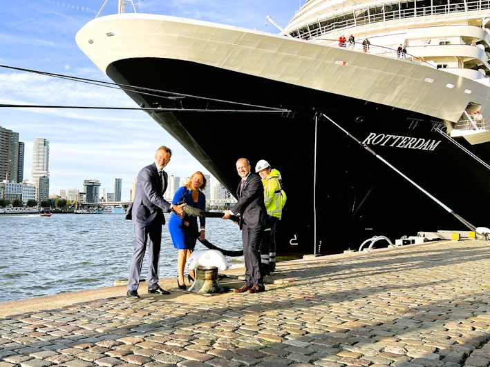 Holland America president Gus Antorcha and local dignitaries throw the first line (Photo: Holland America)