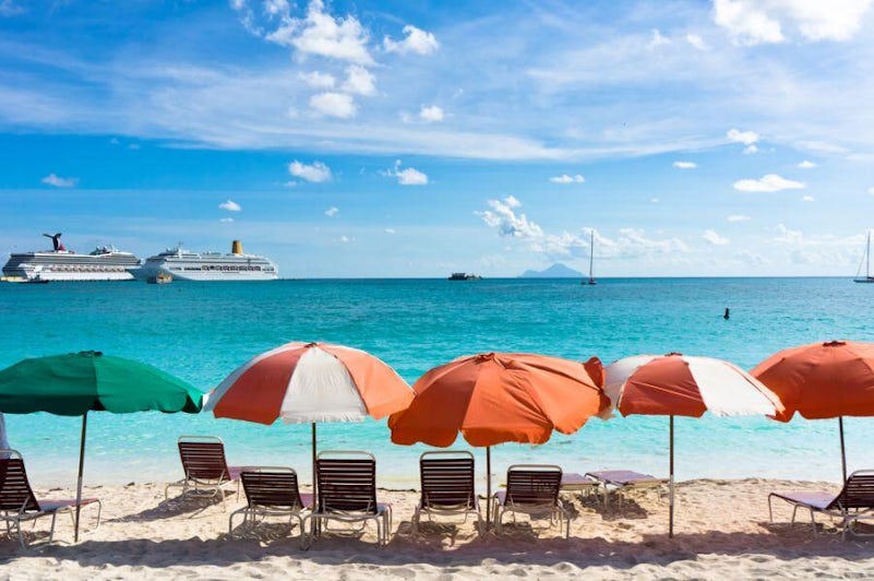 Cruise ships docked in Philipsburg, St. Maarten (photo: mffoto/Shutterstock)