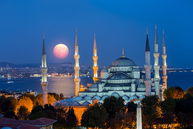 Istanbul (Photo:muratart/Shutterstock)