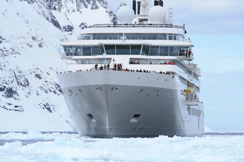 Silver Endeavour in the Lemaire Channel Antarctica (Photo: Adam Coulter)