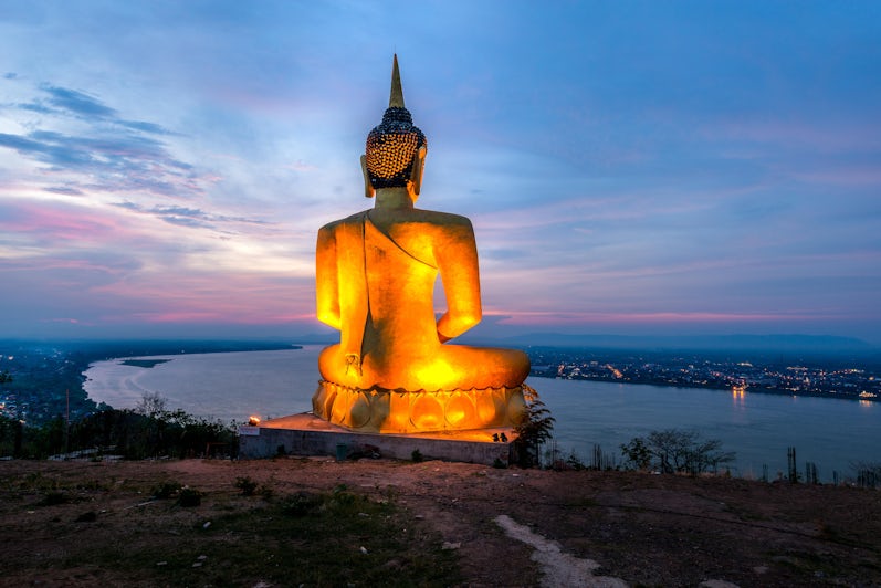 A Giant Buddha Statue Looking to Mekong River (Photo: Knot Mirai/Shutterstock)