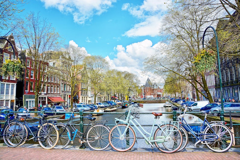 Bike Rental in Amsterdam (Photo: MarinaD_37/Shutterstock)