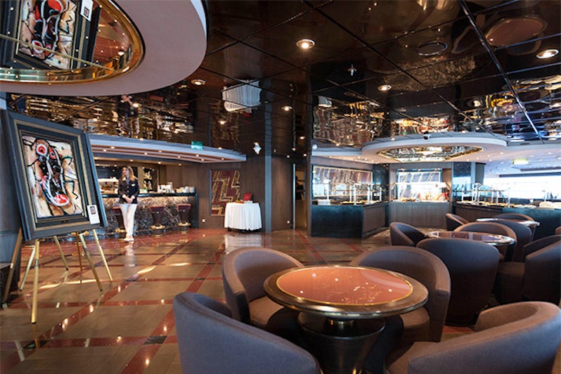 The Yacht Club's Top Sail Lounge on MSC Divina