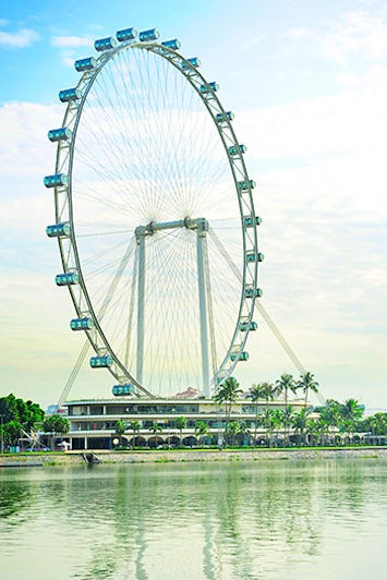 Singapore Flyer - the Largest Ferris Wheel in the World - photo courtesy of joyfull/Shutterstock