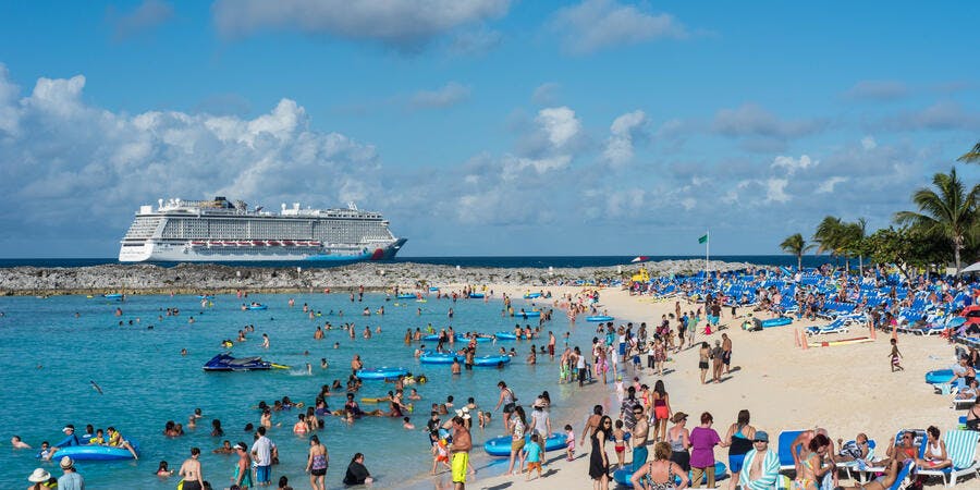 Norwegian Breakaway at Great Stirrup Cay (Photo: Cruise Critic) Norwegian Breakaway at Great Stirrup Cay (Photo: Cruise Critic)