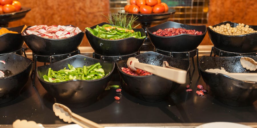 Lunch on Carnival Conquest (Photo: Cruise Critic) Lunch on Carnival Conquest (Photo: Cruise Critic)