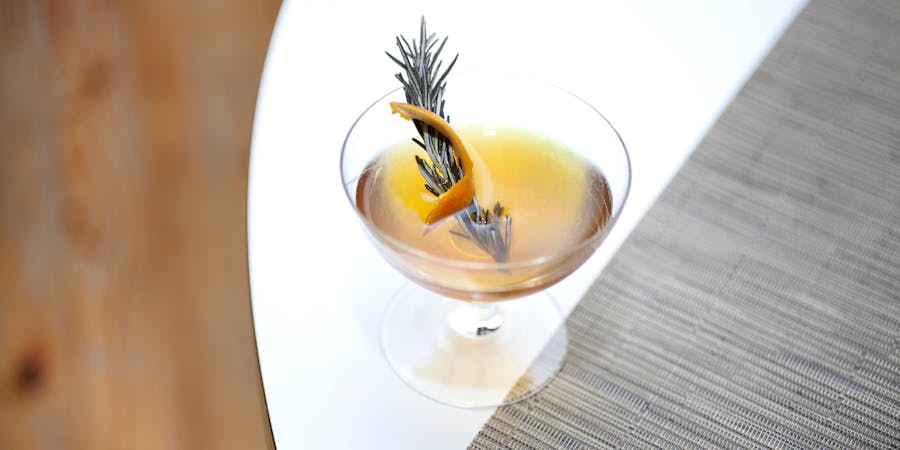 Craft cocktails Miami (via Shutterstock) Craft cocktails Miami (via Shutterstock)
