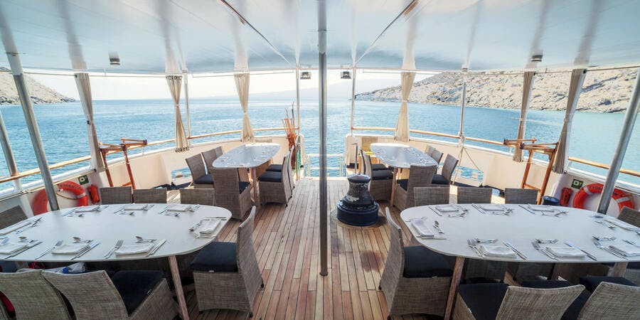 CC Evolution Deck Dining CC Evolution Deck Dining