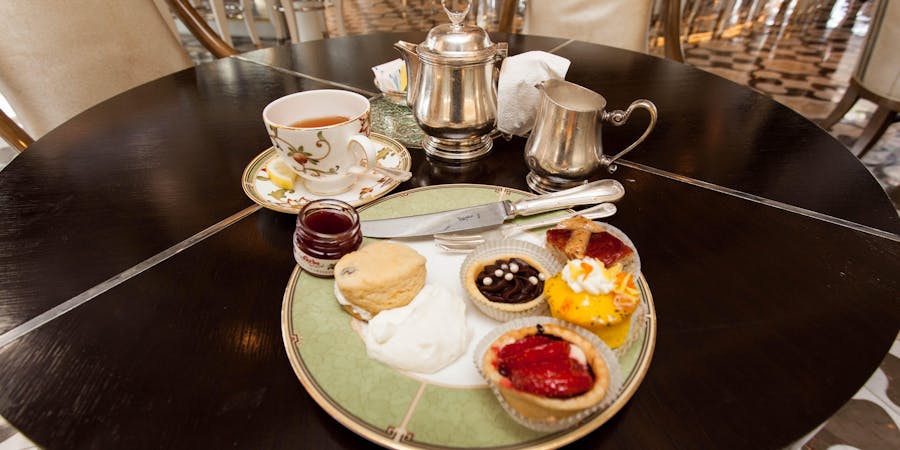 Afternoon Tea in the Palm Court on Crystal Symphony (Photo: Cruise Critic) Afternoon Tea in the Palm Court on Crystal Symphony (Photo: Cruise Critic)
