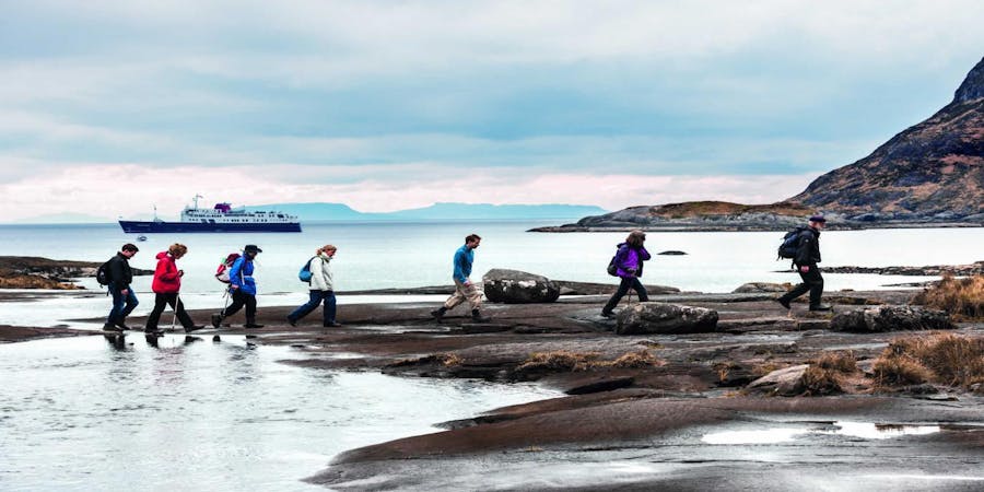 Passengers Exploring Ashore on Port (Photo: Hebridean Island Cruises) Passengers Exploring Ashore on Port (Photo: Hebridean Island Cruises)