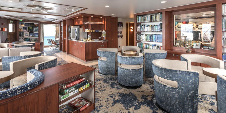 CC National Geographic Endeavour II Library CC National Geographic Endeavour II Library