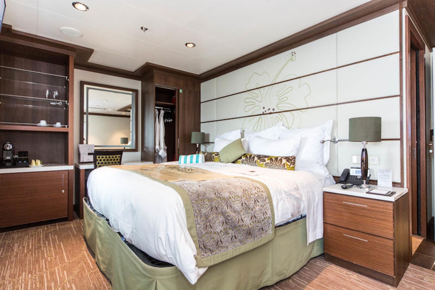 The Deluxe Penthouse Suite on Pride of America