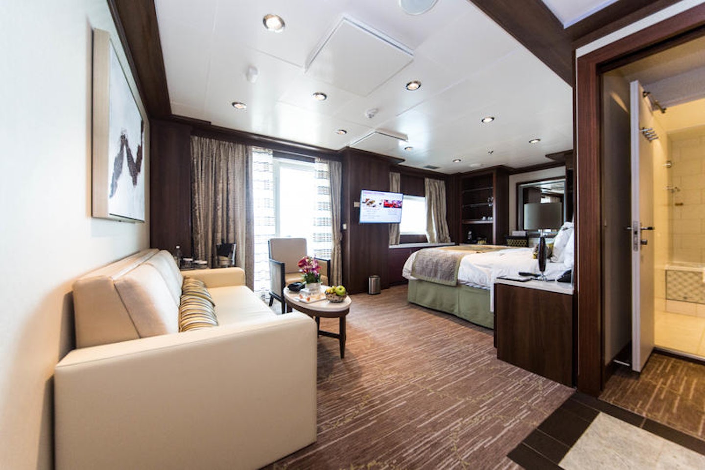 The Deluxe Penthouse Suite on Pride of America