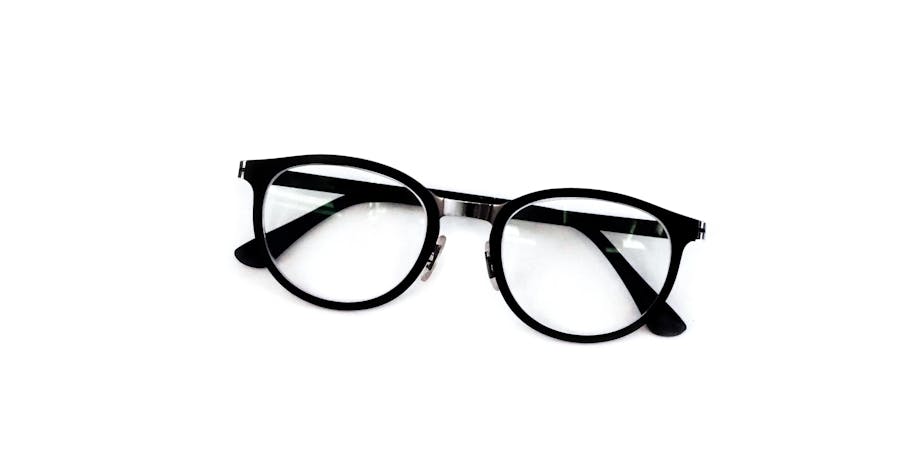 Glasses (Photo: THE DREAM/Shutterstock) Glasses (Photo: THE DREAM/Shutterstock)