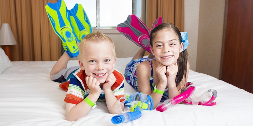 Kids on Cruise (Photo: Brocreative/Shutterstock) 