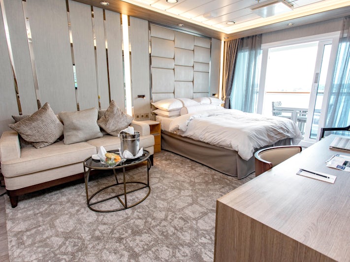 Club Spa Suite on Azamara Pursuit (Photo: Cruise Critic) 