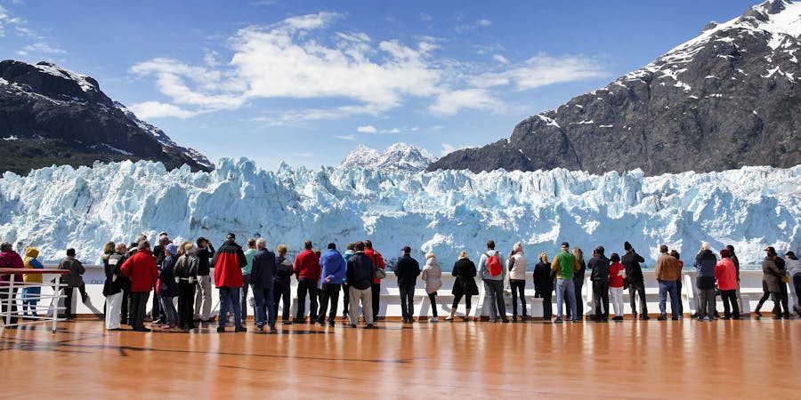 Cruise Passengers Watching Margerie Glacier, Alaska, USA (Photo: Pixeljoy/Shutterstock) Cruise Passengers Watching Margerie Glacier, Alaska, USA (Photo: Pixeljoy/Shutterstock)