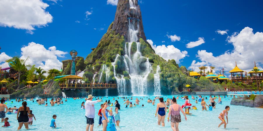 Volcano Bay Aquapark in Universal Studios, Florida (Photo: Mia2you/Shutterstock) Volcano Bay Aquapark in Universal Studios, Florida (Photo: Mia2you/Shutterstock)