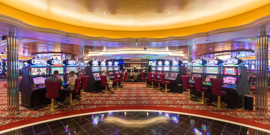 Casino Royale on Harmony of the Seas (Photo: Cruise Critic) Casino Royale on Harmony of the Seas (Photo: Cruise Critic)