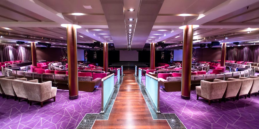Grand Salon on Seabourn Quest (Photo: Cruise Critic) Grand Salon on Seabourn Quest (Photo: Cruise Critic)