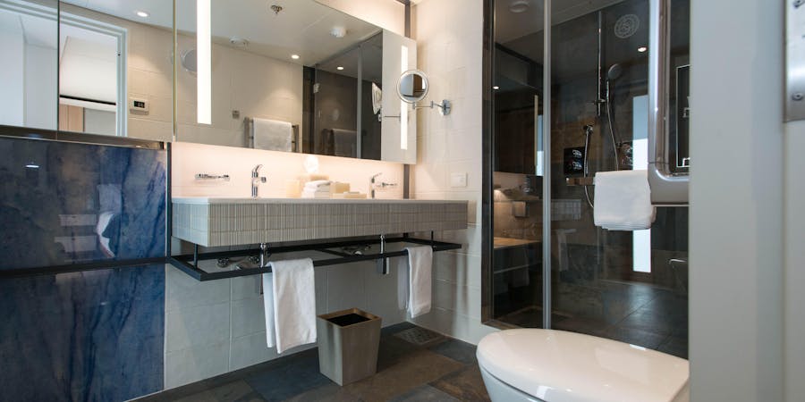The Owner's Suite on Viking Sky (Photo: Cruise Critic) The Owner's Suite on Viking Sky (Photo: Cruise Critic)