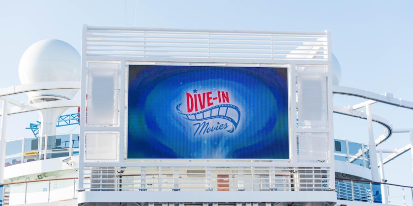 Pool deck movie screen on a Carnival Vista class ship (Photo: Cruise Critic)
