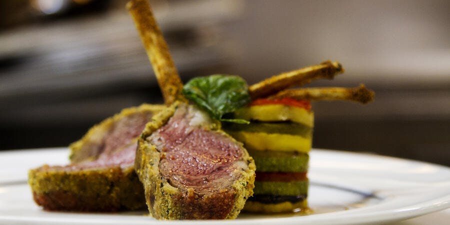 Fine Dining on Azamara (Photo: Azamara) Fine Dining on Azamara (Photo: Azamara)