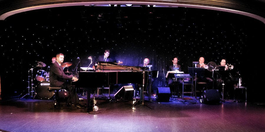 Azamara Ship Entertainment (Photo: Cruise Critic) Azamara Ship Entertainment (Photo: Cruise Critic)