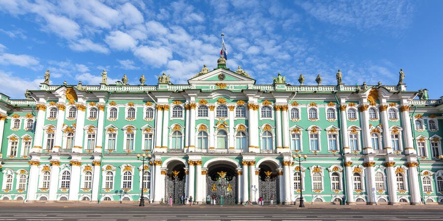 Hermitage Museum in St. Petersburg, Russia (Photo: Mistervlad/Shutterstock) Hermitage Museum in St. Petersburg, Russia (Photo: Mistervlad/Shutterstock)