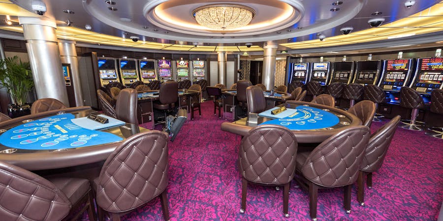 Casino on Oceania Marina (Photo: Cruise Critic) Casino on Oceania Marina (Photo: Cruise Critic)