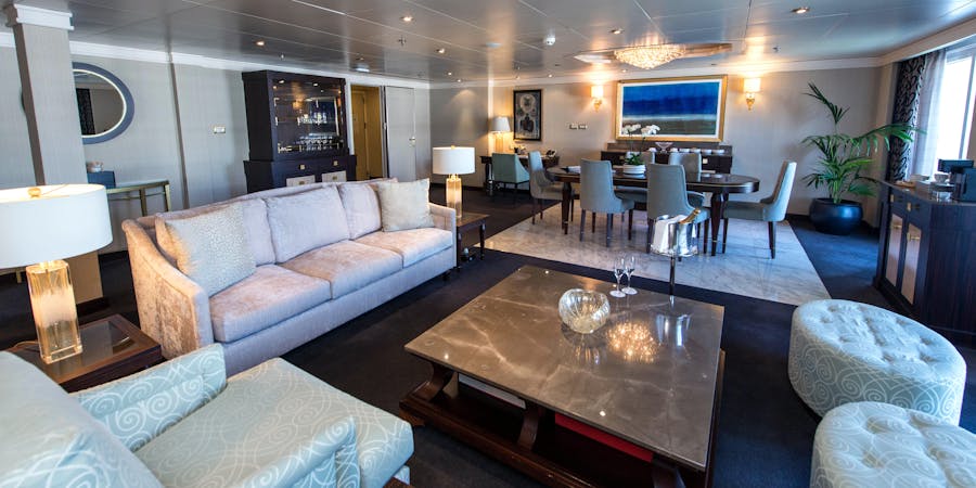 The Master Suite on Seven Seas Navigator (Photo: Cruise Critic) The Master Suite on Seven Seas Navigator (Photo: Cruise Critic)
