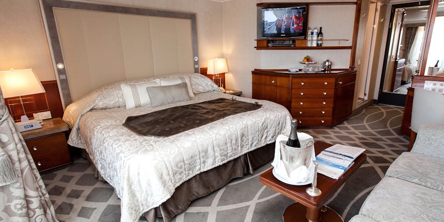 The Penthouse with Verandah on Crystal Symphony (Photo: Cruise Critic) The Penthouse with Verandah on Crystal Symphony (Photo: Cruise Critic)
